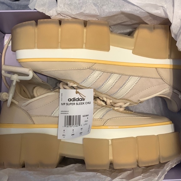 💖Host Pick💖 Ivy Park super sleek chunky - Picture 1 of 6